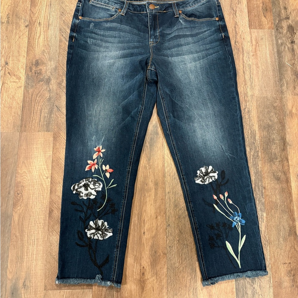 MAX JEANS Women’s Floral Embroidered fray hem straight crop Jeans size 14